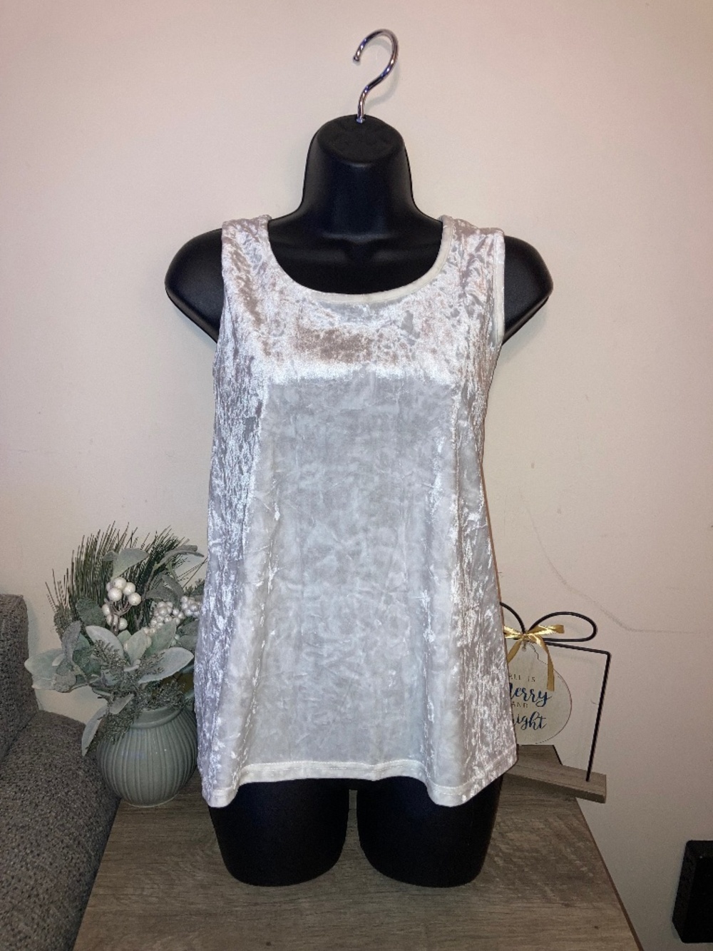 Chances R Velour White Camisole Top - Size: Medium